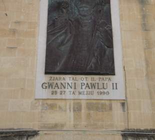 Tablica upamietniajaca wizyte Jana Pawla II.