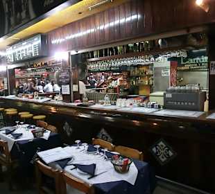 In der alten Markthalle am Hafen