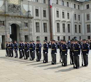 Wachablösung am Prager- Schloss 