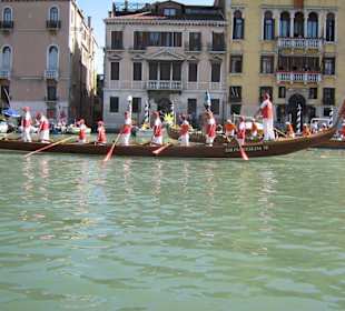 Gondola pronta per la Regata