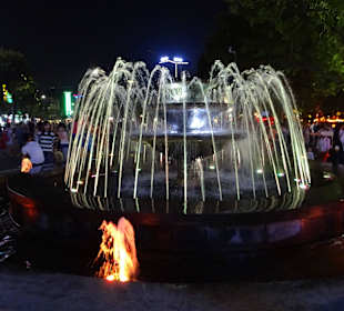 Auf dem Night Markt in Hanoi unterwegs