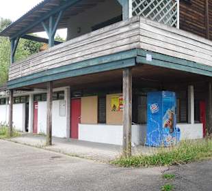 Baufällige Badeanstalt, geschlossen 01.07.13