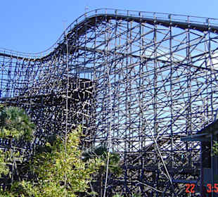 Holzachterbahn Gwazi