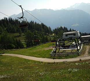 Sesselliftanlage zum Weg zum Gipfel