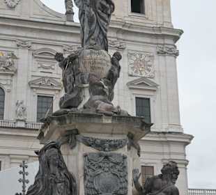Die Mariensäule auf dem Domplatz von Salzburg