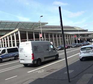 Obelisk des Tutanchamun von Rita McBride
