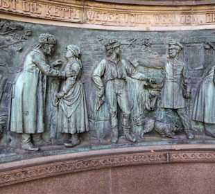 Details am Relief des Kriegerdenkmals