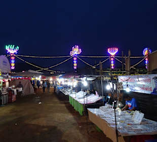 Auf dem Nachtmarkt von Kanchanaburi