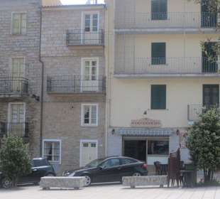 Bar Central an der Piazza