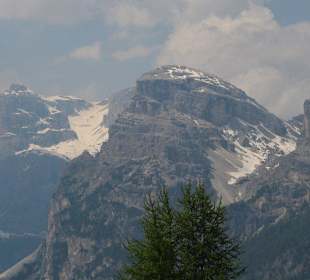 Sassongher-Gipfel vom Sasso Croce aus gesehen