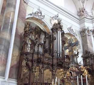 Chorgestühl mit Hl. Geist Orgel