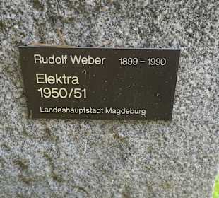 Die sitzende Elektra am Fürstenwall