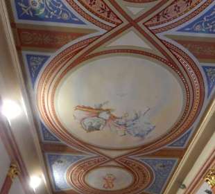 Wunderschöne Decke