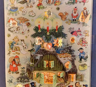 Historischer Adventskalender im Weihnachtsmuseum