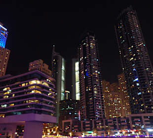 Skyline vom Wasser aus....