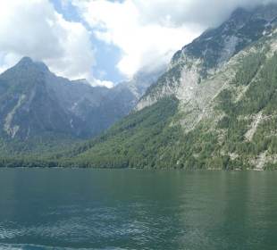 Fahrt mit dem Ausflugsboot auf dem Königssee