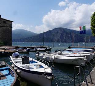 Wanderweg entlang des Lago