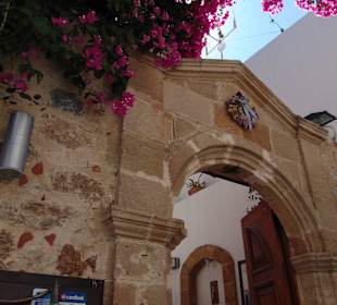 Цветущий старый город