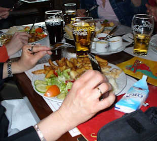 Beim köstlichen Spachteln!