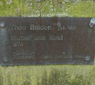 Plastik Mutter und Kind 1974 von Theo Balden