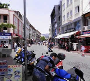 Einkaufsstraße neben dem Bazar