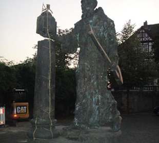 Памятник святому Бонифацию