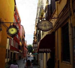 Hotelstrasse die armen Kofferträger