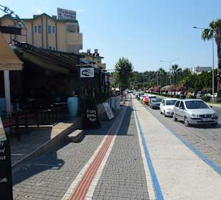 Einkaufsmöglichkeiten vor dem Hotel