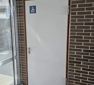 Behindertentoilette