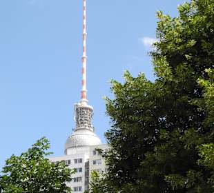 Blick auf den Fernsehturm vom Hackeschen Markt