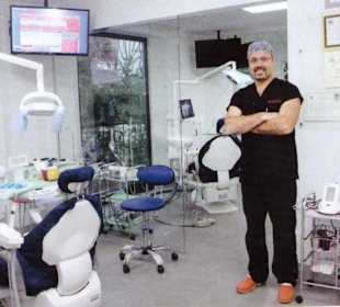 Zahn Arzt und Kiefer Chirurg Dr.Serdal VESKE