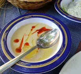 Ein Menü vom Mittagessen