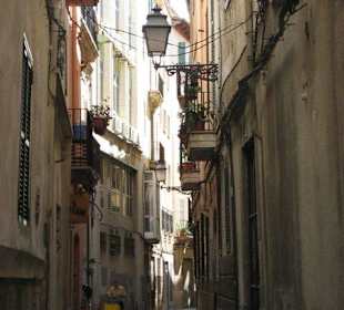 Eine typische Altstadtgasse