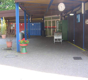 Männer/Frauen Toiletten/Duschen/Umkleide