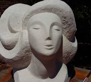 Skulptur - junge Schönheit