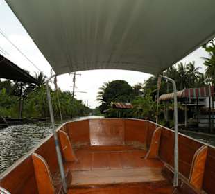 Damnoen Saduak Floating Market