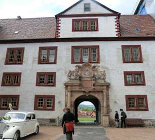 Innenhof mit "Hochzeitskutsche"