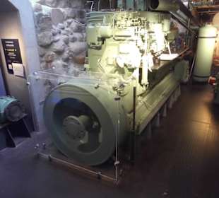 Die Maschinen im Untergeschoss