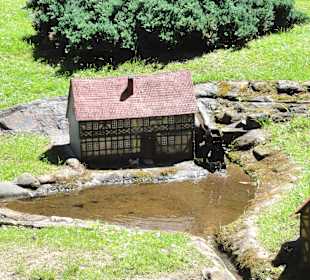 Exponate der Freilichtausstellung