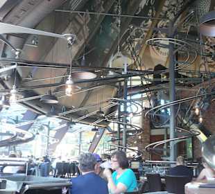 Das Essen kommt auf Schienen