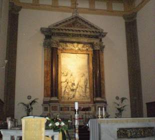 Altar aus Marmorrelief