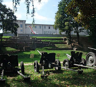 Muzeum Wojska Polskiego - widok spod skarpy