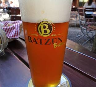Ein Glas des hausgebrauten Bieres