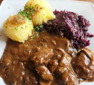 Zum Abendessen im  Rathaus-Café – Rathausstuben