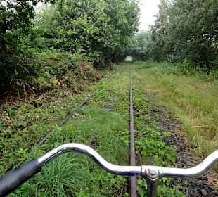 Unterwegs auf der alten Bahntrasse