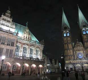 Dom und Rathaus bei Nacht