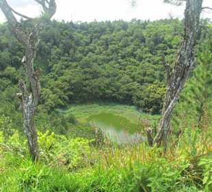 Kleiner See im Vulkankrater