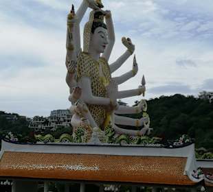 Wat Plai Laem