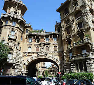 Durchgang zur Piazza Mincio