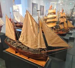 Historische Modellschiffe im Landesmuseum